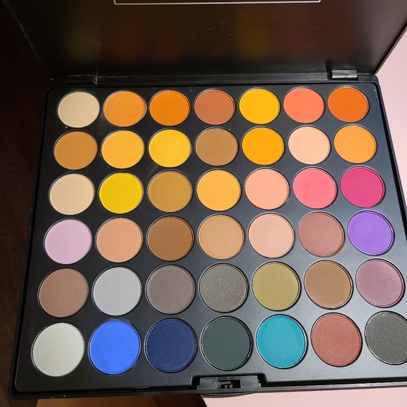 Bh cosmetics bundle shadow palette - Picture 3 of 10